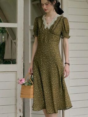 Simple Retro Stormi Charming V-neck Lace Trimmed Floral Print Dress Olive Green